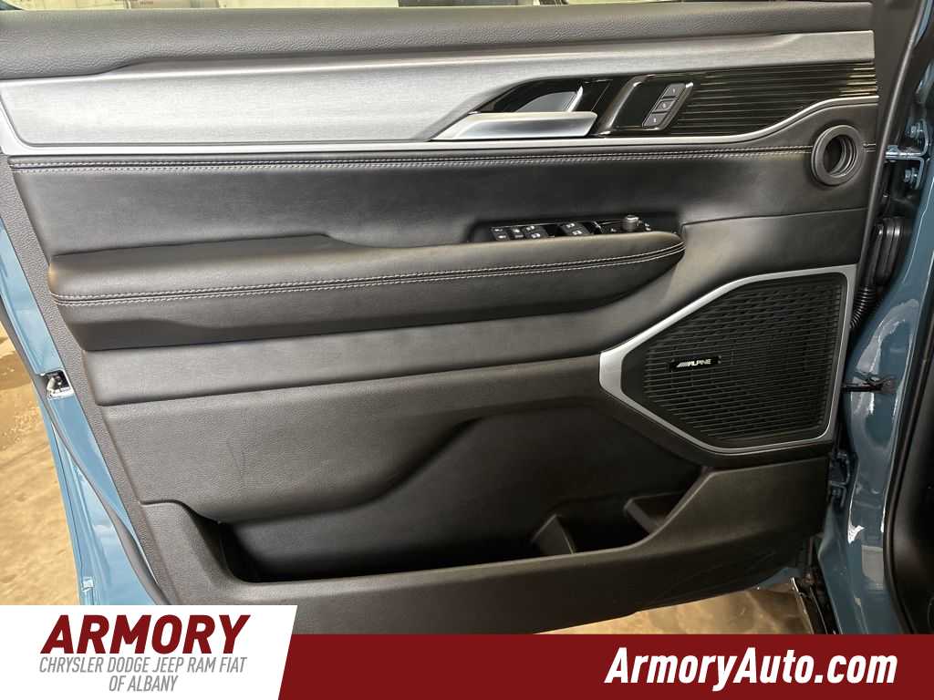 Thumbnail: 2026 Jeep Grand Wagoneer - 7