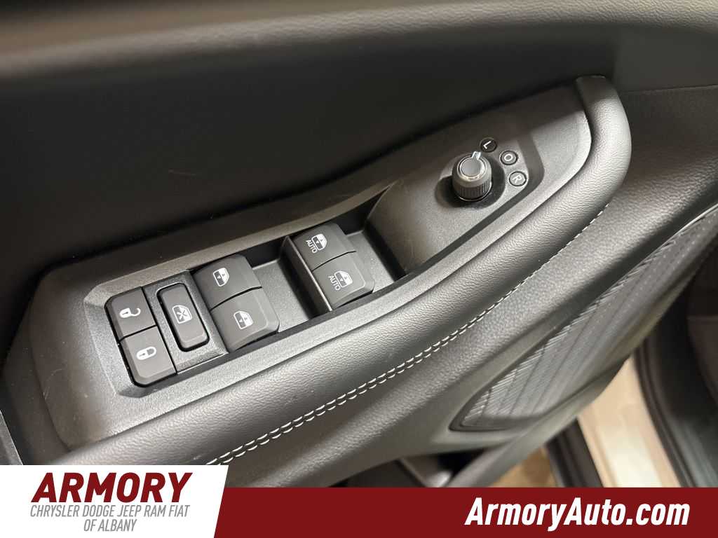 Thumbnail: 2026 Jeep Grand Cherokee - 8