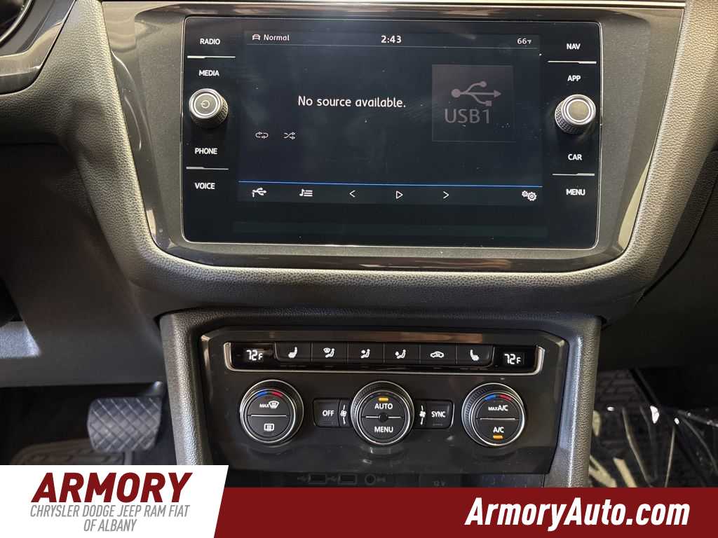 Thumbnail: 2018 Volkswagen Tiguan - 18