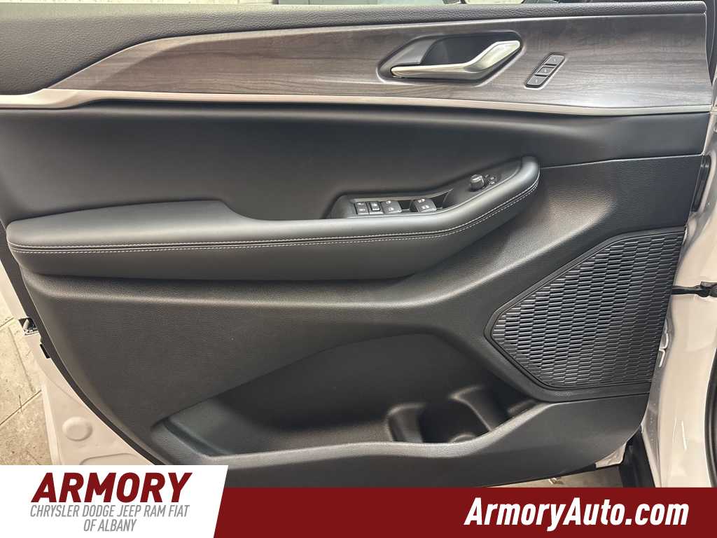 Thumbnail: 2025 Jeep Grand Cherokee - 7