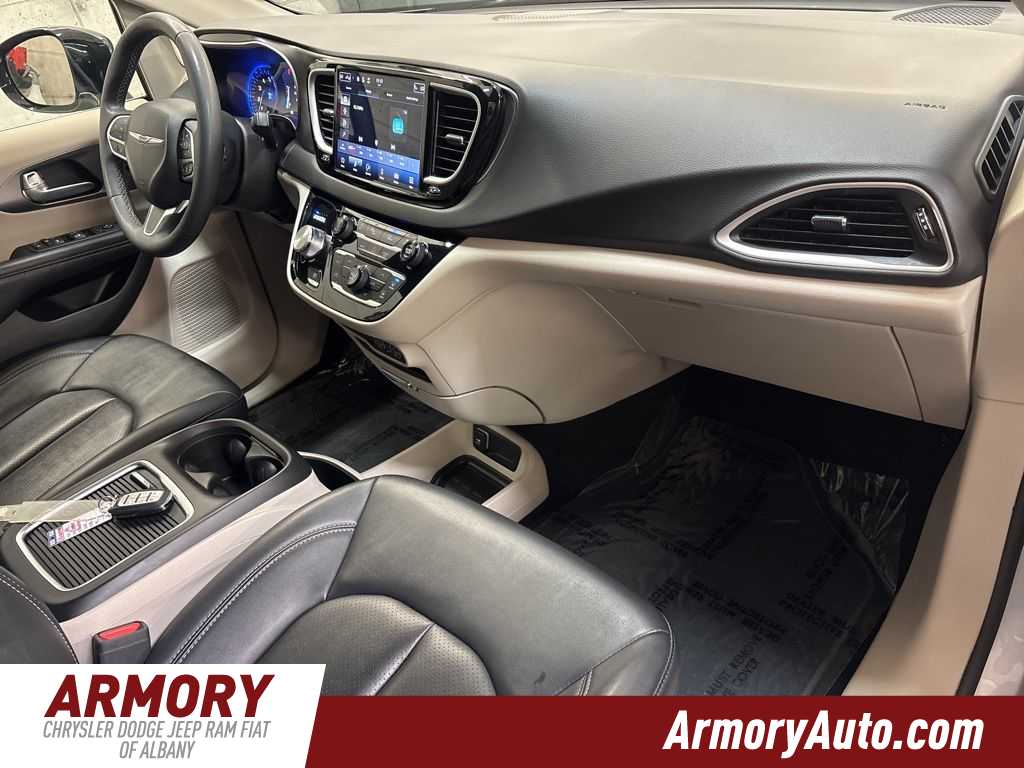 Thumbnail: 2024 Chrysler Pacifica - 43
