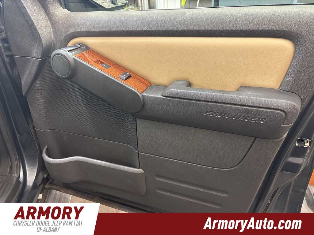 Thumbnail: 2010 Ford Explorer - 34