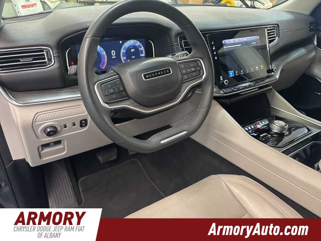 Thumbnail: 2023 Jeep Wagoneer - 9