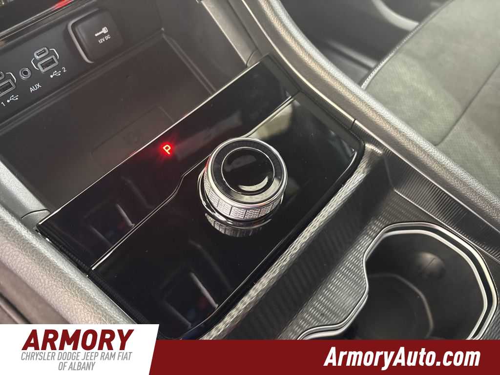 Thumbnail: 2025 Jeep Grand Cherokee - 17