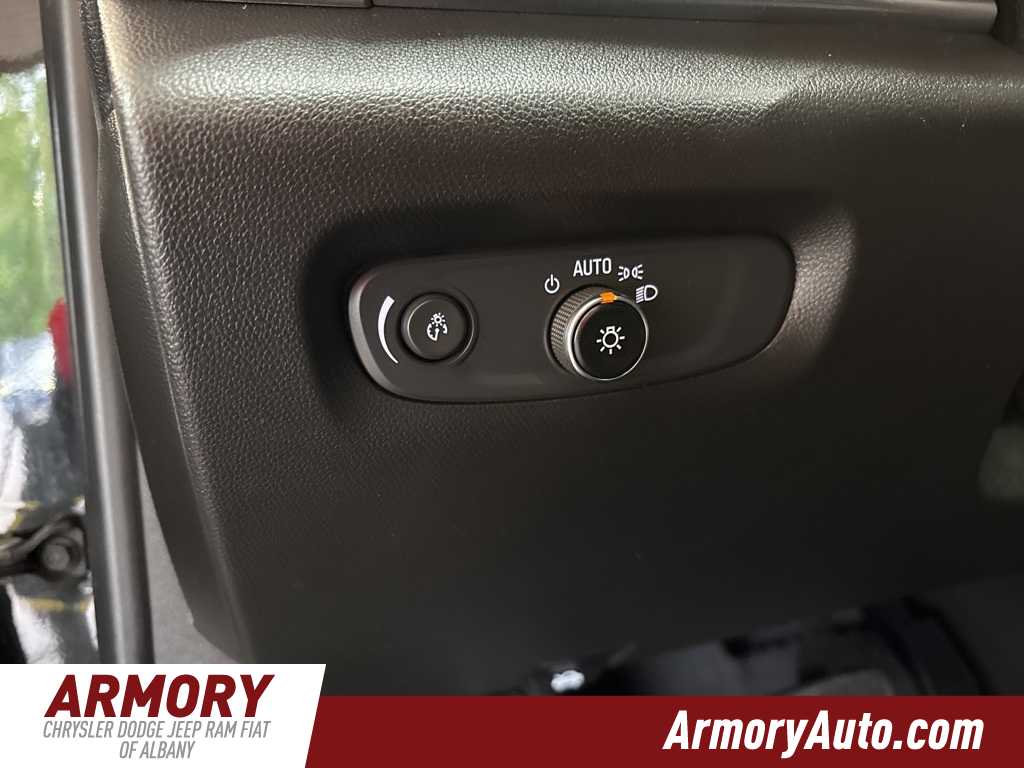 Thumbnail: 2022 Chevrolet Traverse - 11