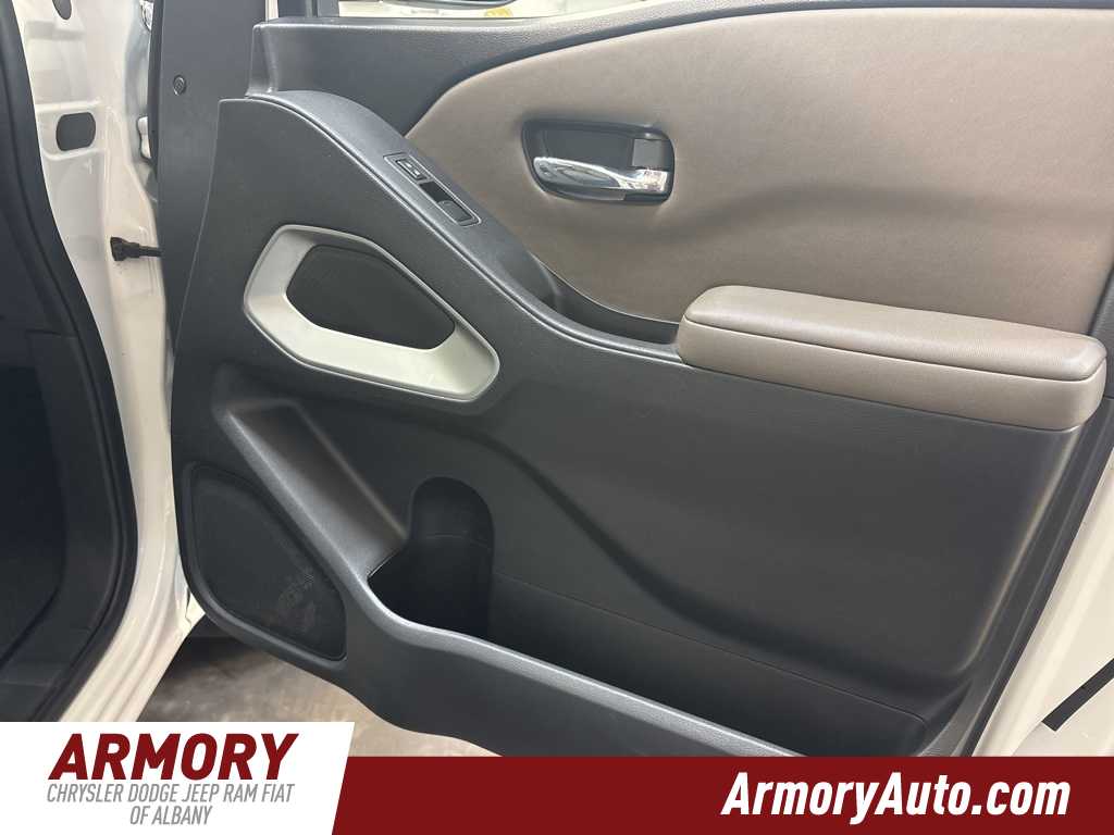 Thumbnail: 2022 Nissan Frontier - 32