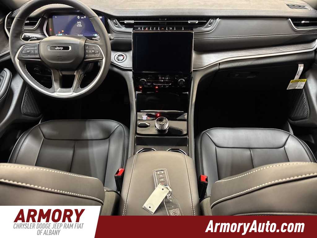 Thumbnail: 2025 Jeep Grand Cherokee - 35