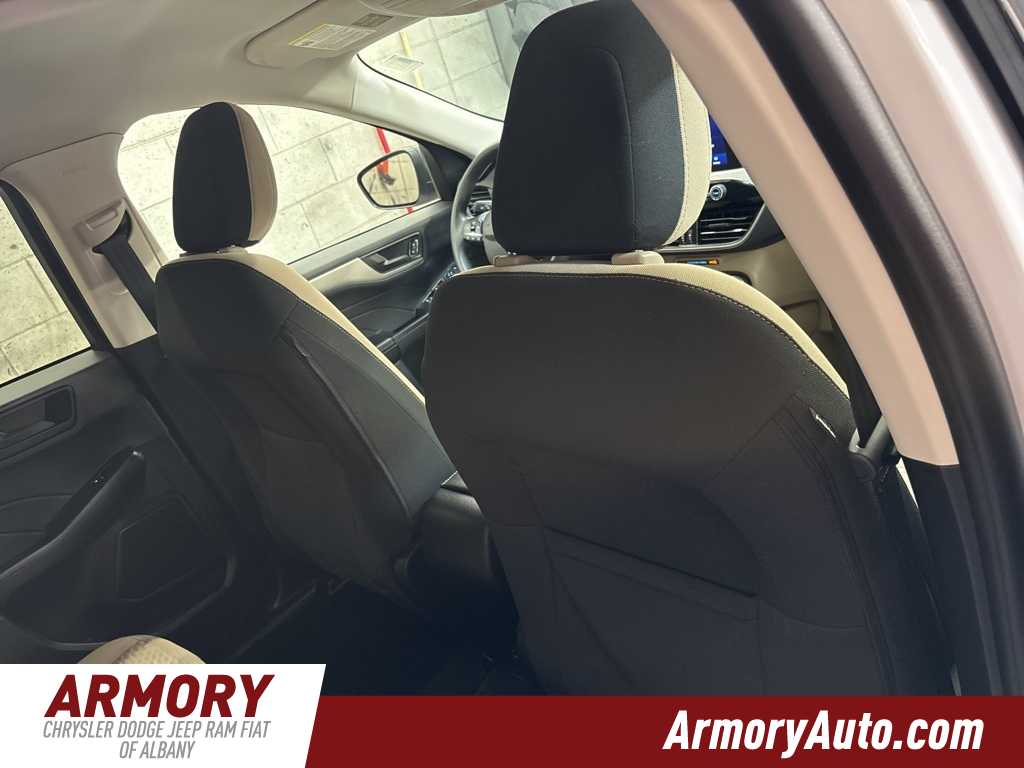 Thumbnail: 2022 Ford Escape - 32