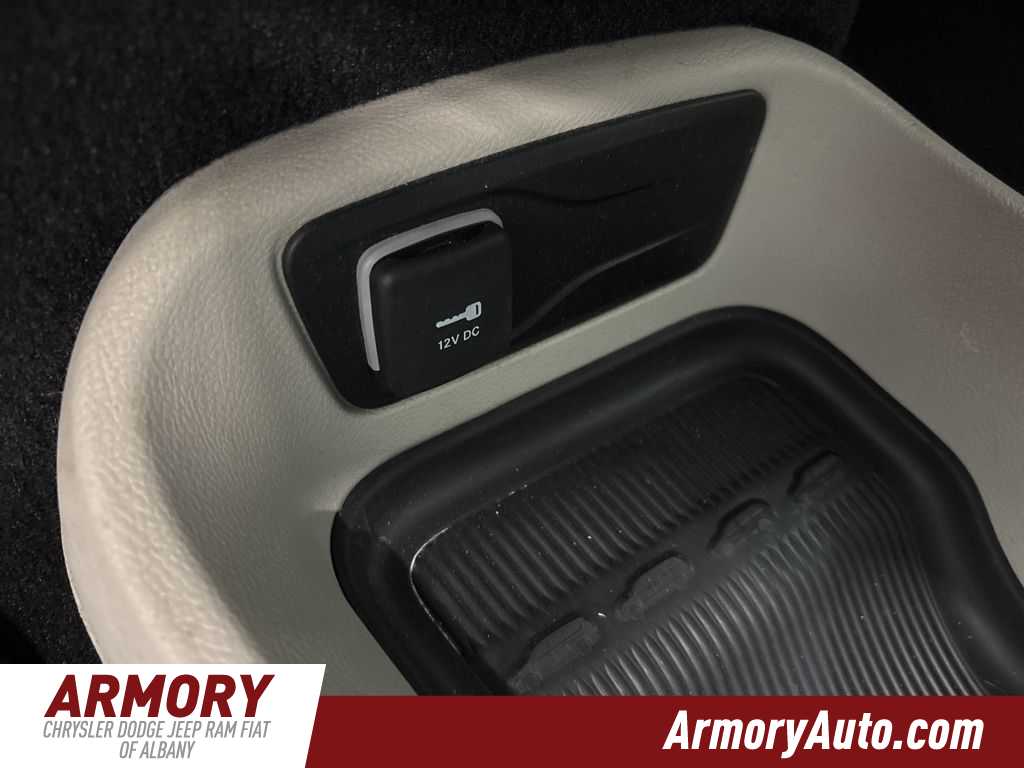 Thumbnail: 2023 Chrysler Pacifica - 20