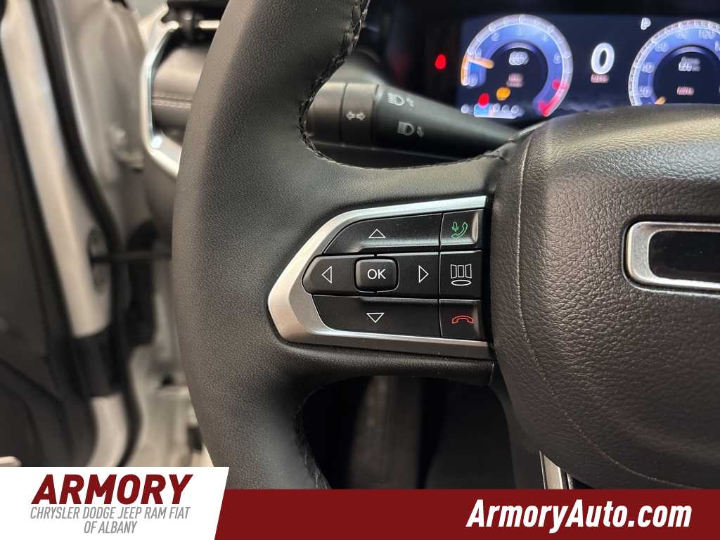 Thumbnail: 2023 Jeep Compass - 16