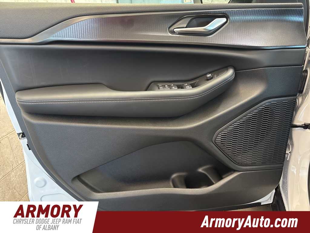 Thumbnail: 2025 Jeep Grand Cherokee L - 7