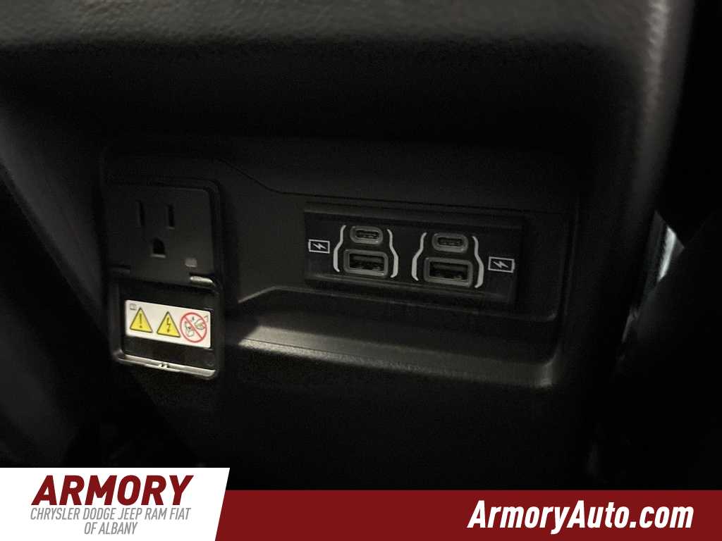 Thumbnail: 2025 Jeep Grand Cherokee - 34