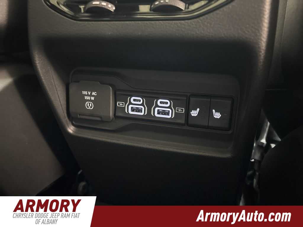 Thumbnail: 2025 Jeep Grand Cherokee - 36