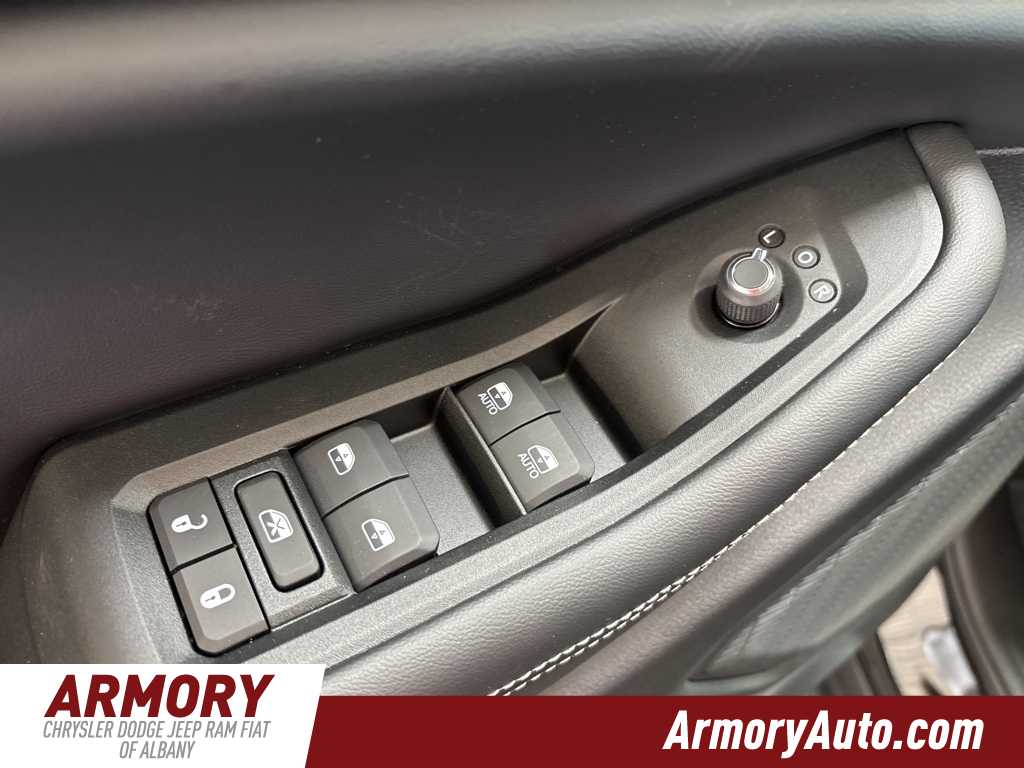 Thumbnail: 2025 Jeep Grand Cherokee - 8