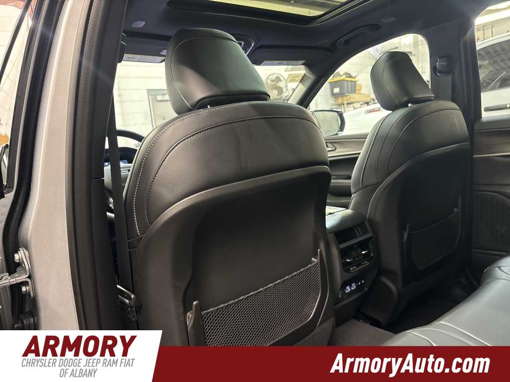 Thumbnail: 2025 Jeep Grand Cherokee - 25