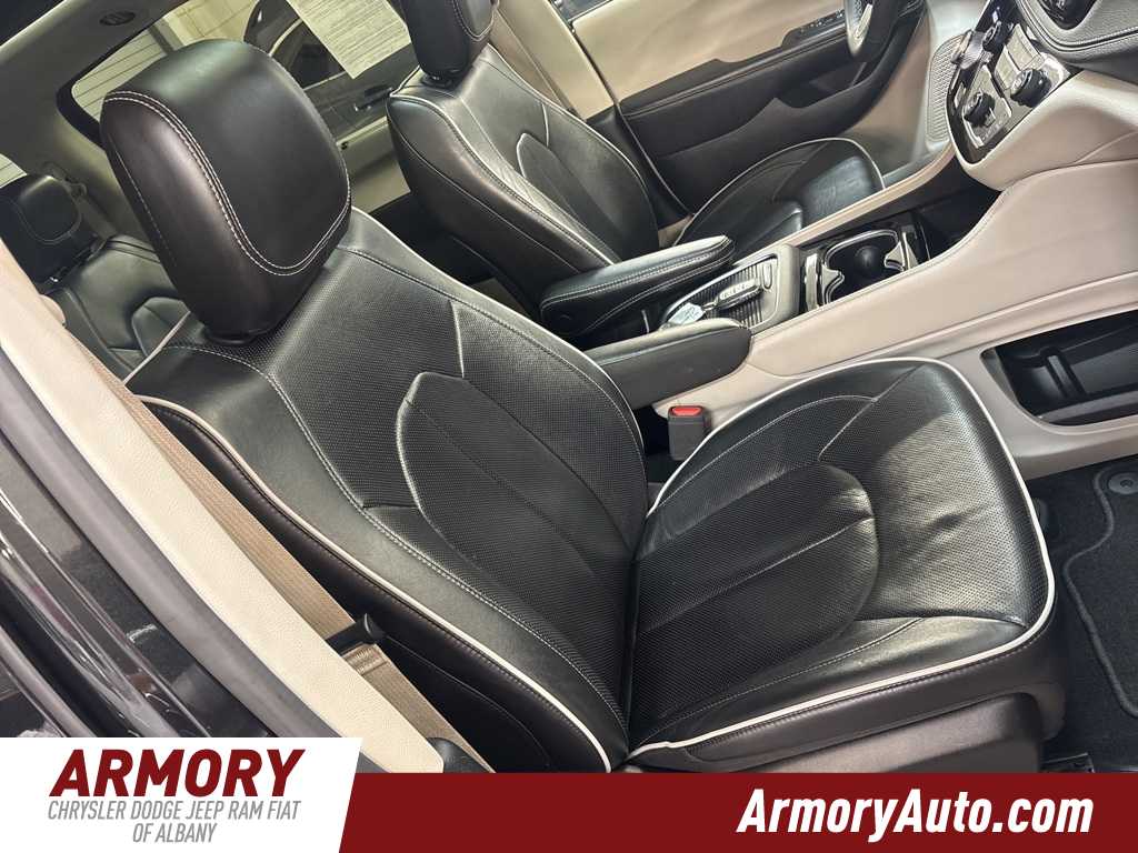 Thumbnail: 2023 Chrysler Pacifica - 35