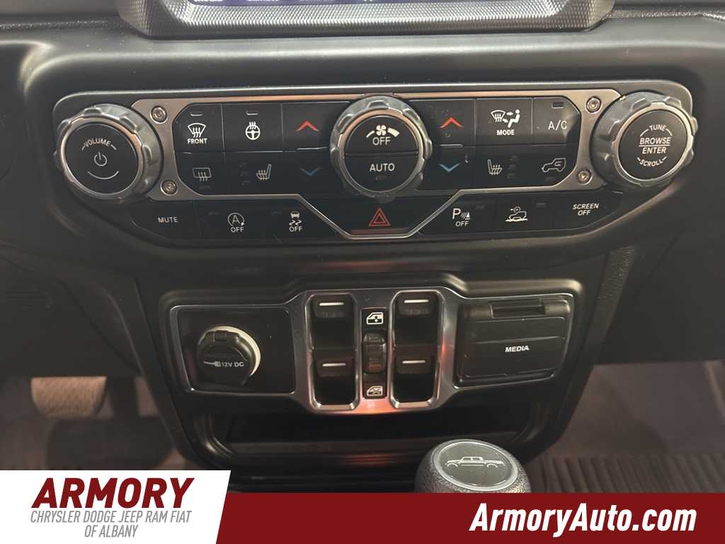 Thumbnail: 2021 Jeep Gladiator - 18