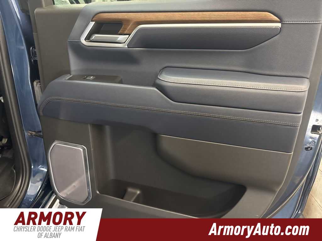 Thumbnail: 2022 Chevrolet Silverado 1500 - 32