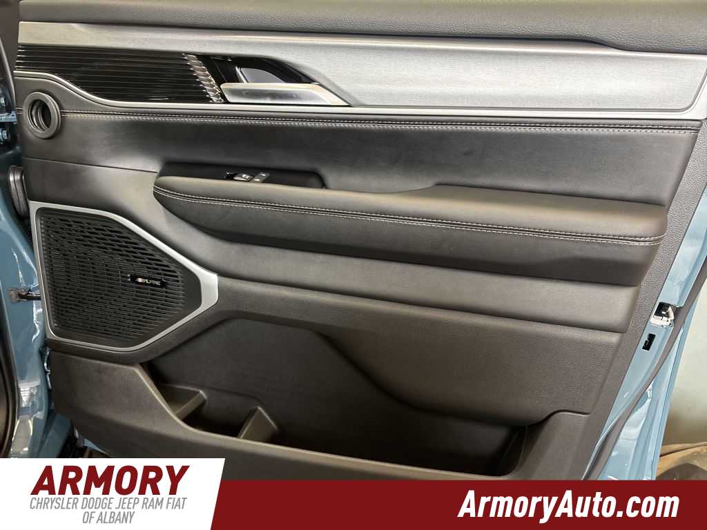 Thumbnail: 2026 Jeep Grand Wagoneer - 44