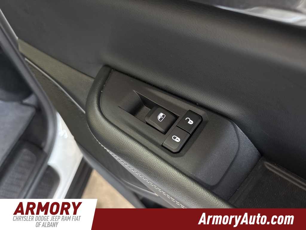 2022 Jeep Grand Cherokee L Altitude 35