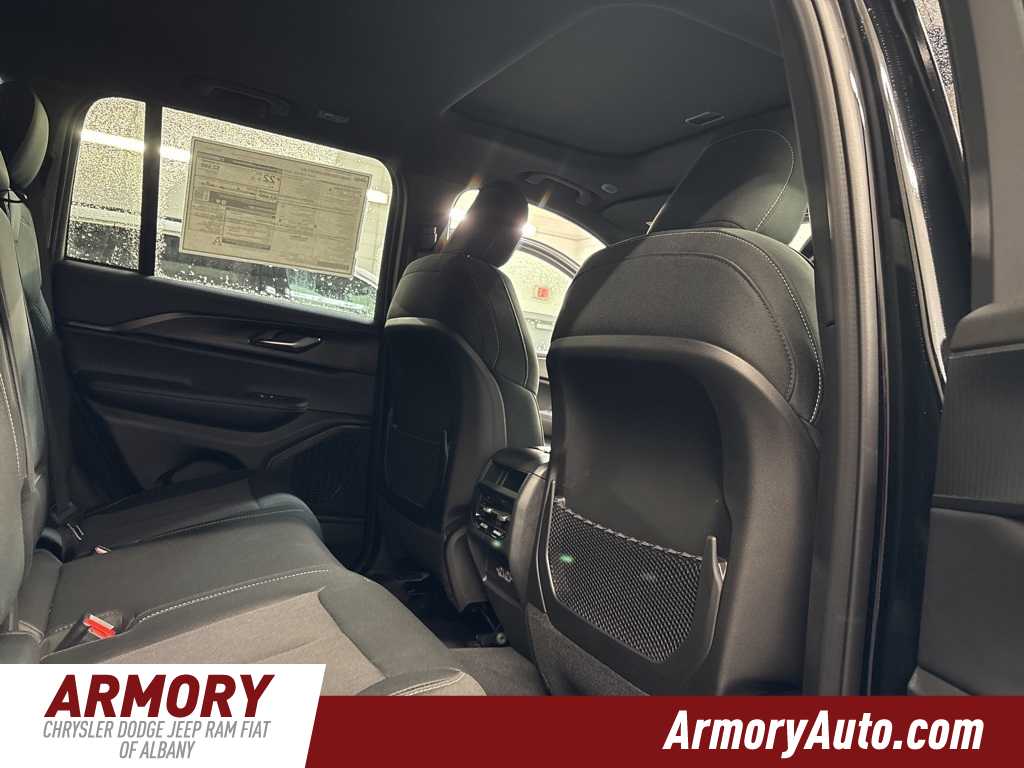 Thumbnail: 2025 Jeep Grand Cherokee - 29