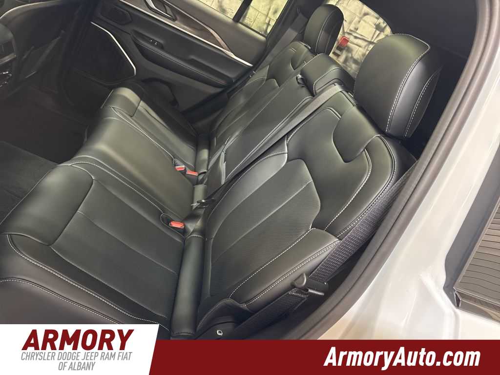 Thumbnail: 2026 Jeep Grand Cherokee - 31