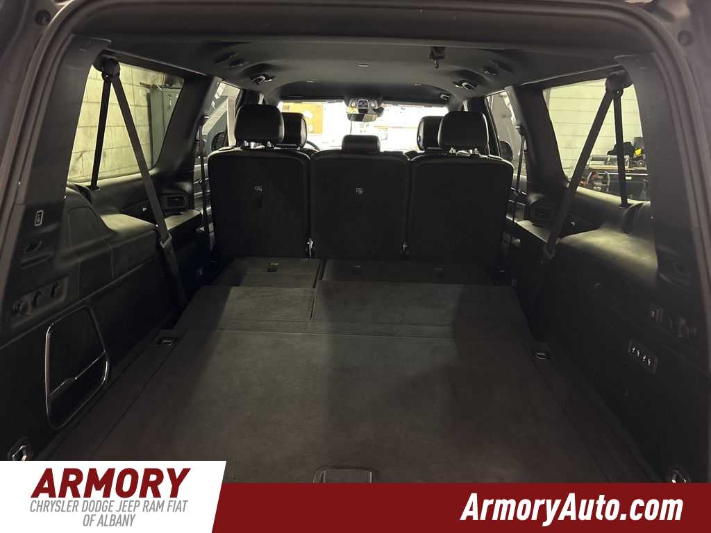 Thumbnail: 2023 Jeep Wagoneer - 36