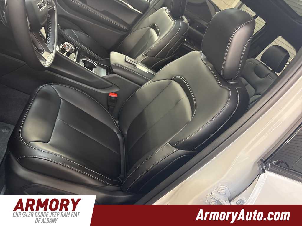 Thumbnail: 2025 Jeep Grand Cherokee - 10