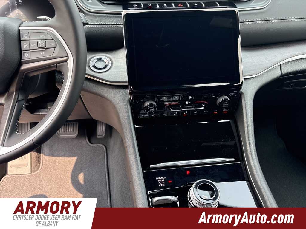 Thumbnail: 2025 Jeep Grand Cherokee - 15