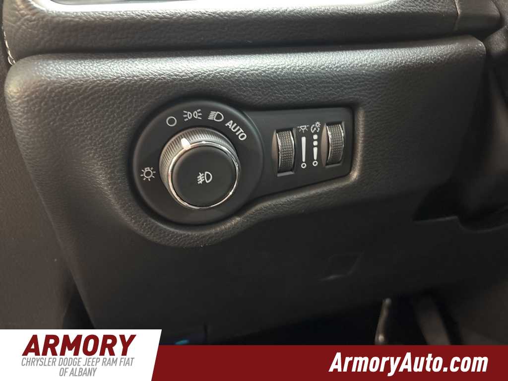 Thumbnail: 2026 Chrysler Pacifica - 11