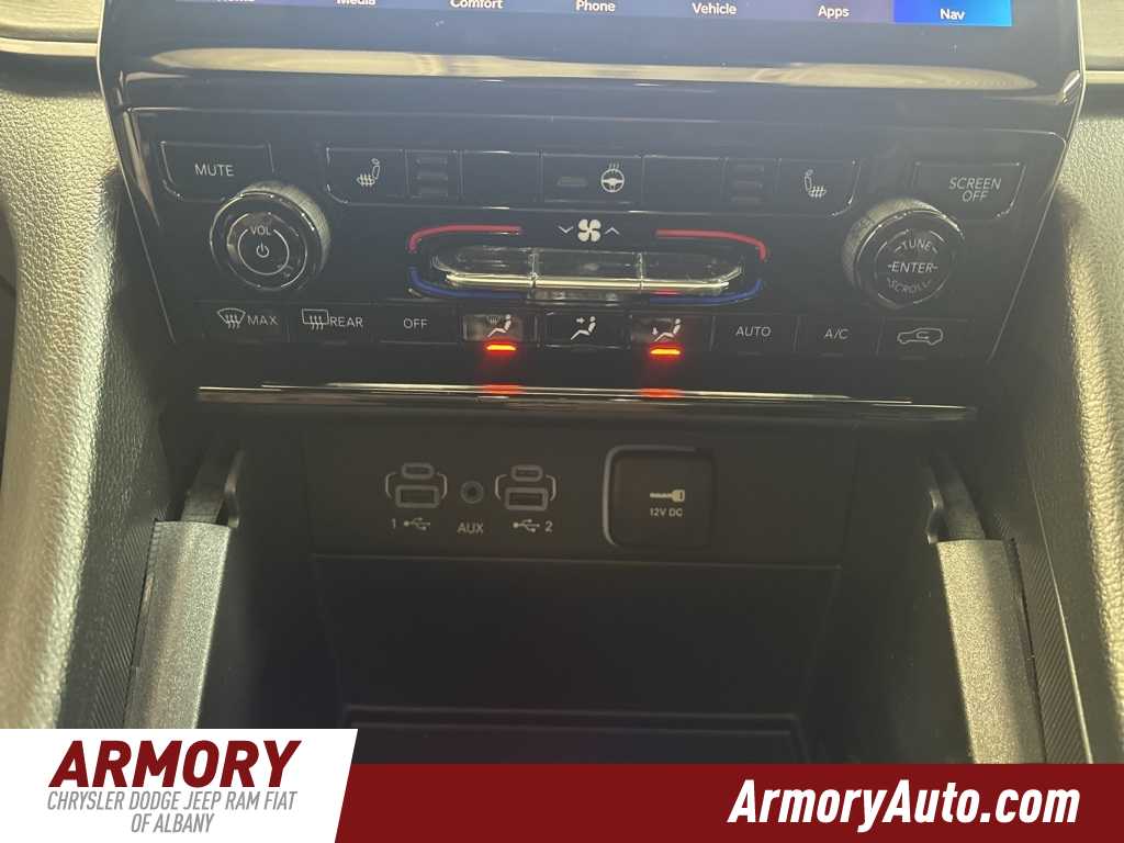 Thumbnail: 2025 Jeep Grand Cherokee - 18