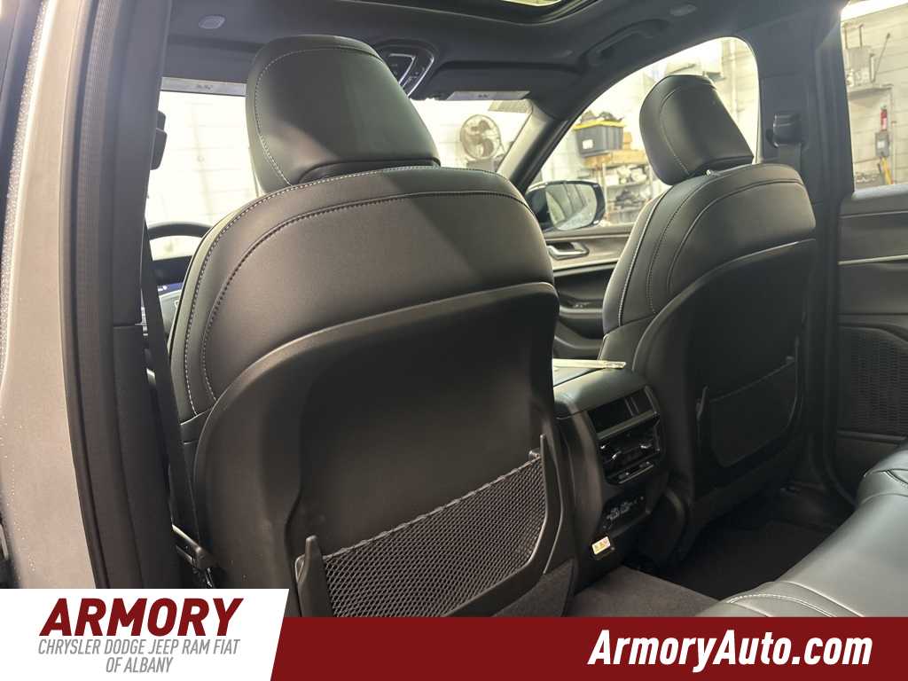 Thumbnail: 2025 Jeep Grand Cherokee - 25