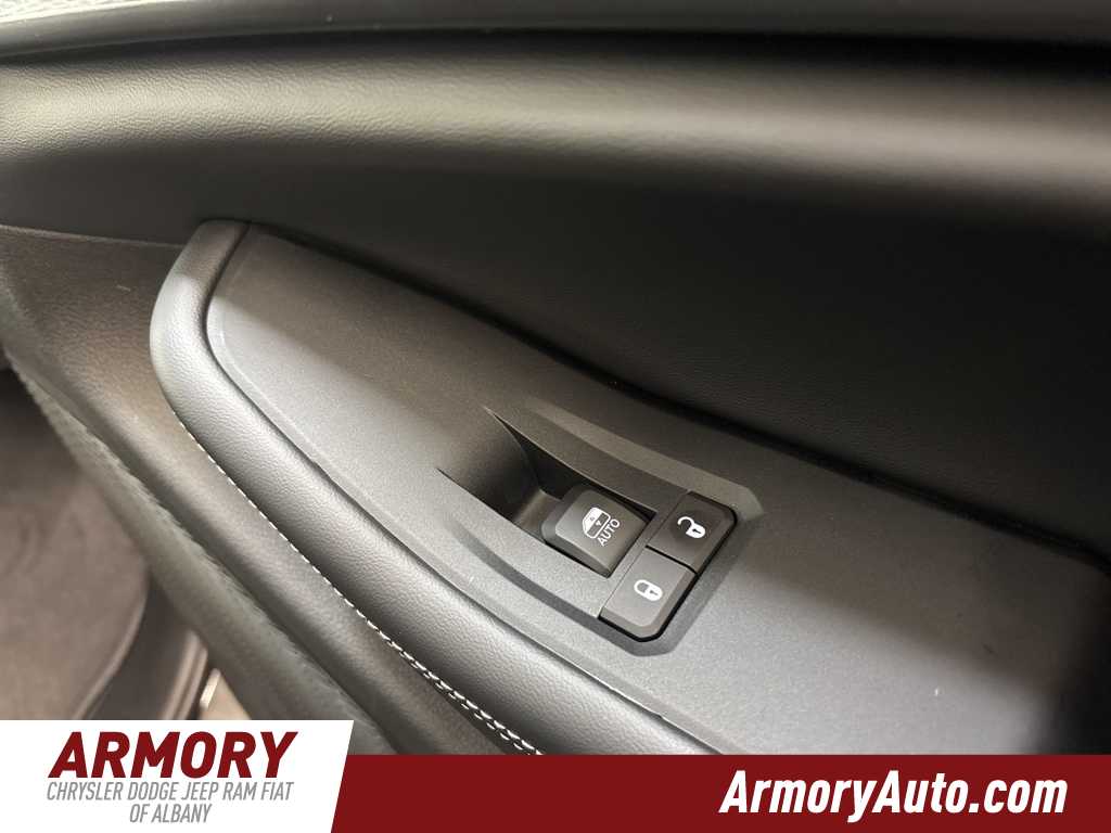 Thumbnail: 2025 Jeep Grand Cherokee - 37