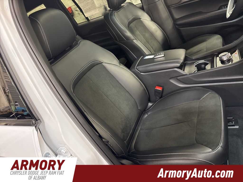 Thumbnail: 2025 Jeep Grand Cherokee L - 41