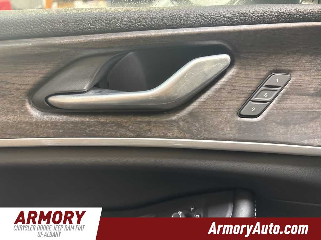 Thumbnail: 2025 Jeep Grand Cherokee - 9