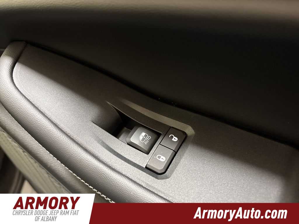 Thumbnail: 2026 Jeep Grand Cherokee - 37