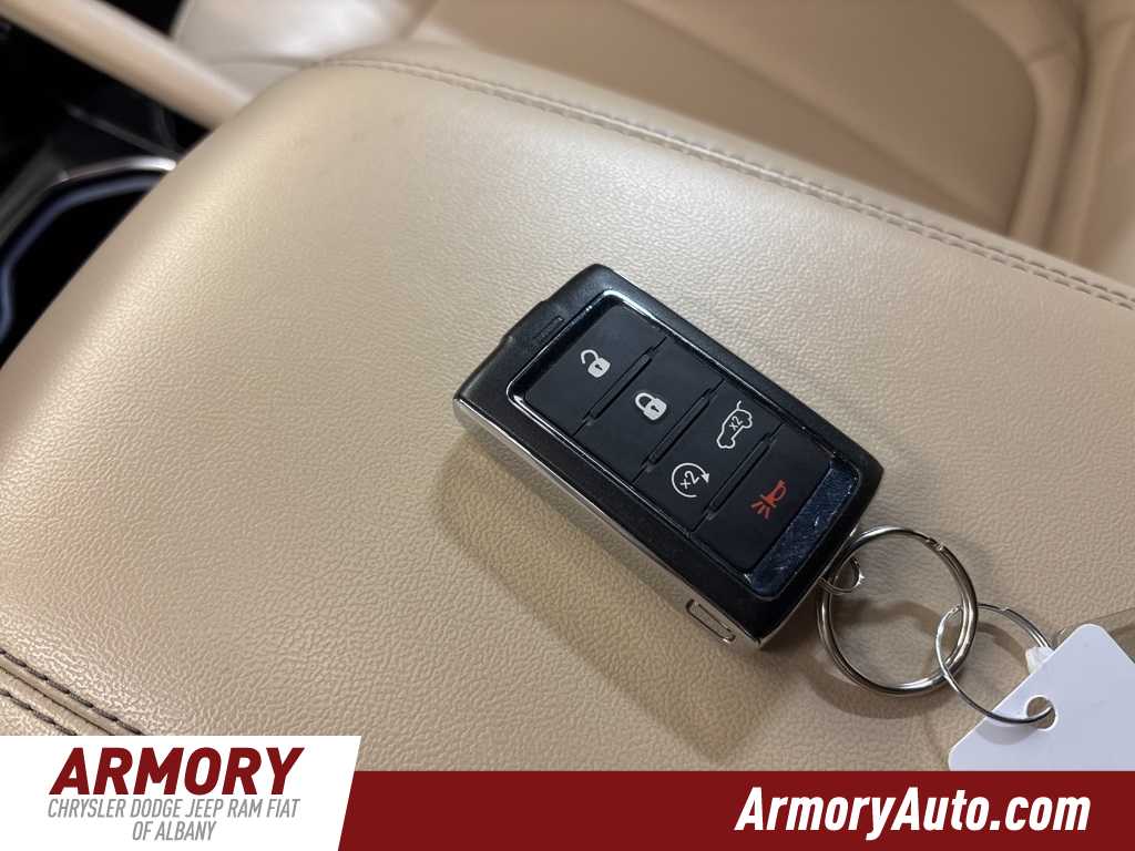 Thumbnail: 2023 Jeep Grand Cherokee - 22