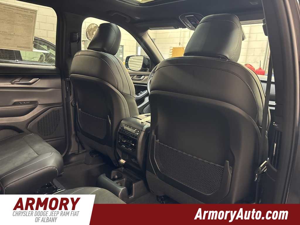 Thumbnail: 2025 Jeep Grand Cherokee L - 34