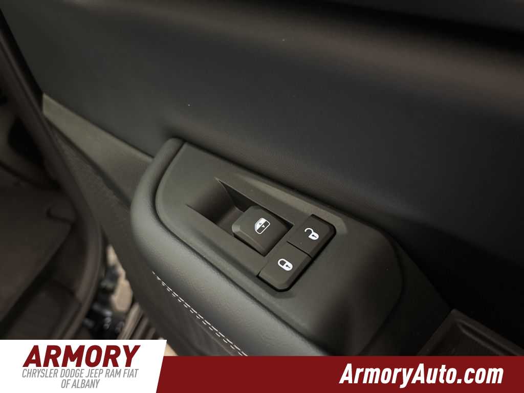 Thumbnail: 2025 Jeep Grand Cherokee L - 32