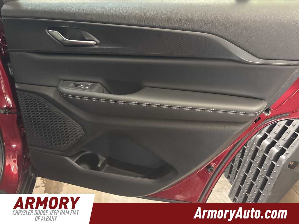 Thumbnail: 2025 Jeep Grand Cherokee L - 30