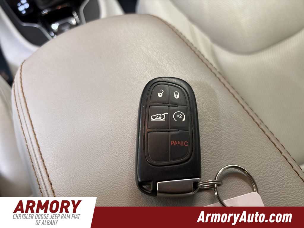 Thumbnail: 2019 Jeep Cherokee - 18