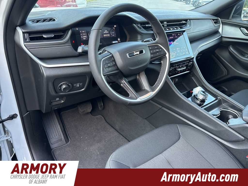 Thumbnail: 2025 Jeep Grand Cherokee L - 9