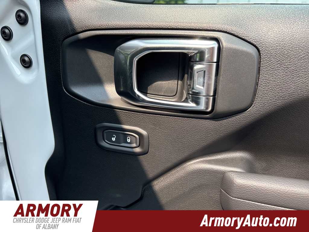 Thumbnail: 2025 Jeep Wrangler - 31