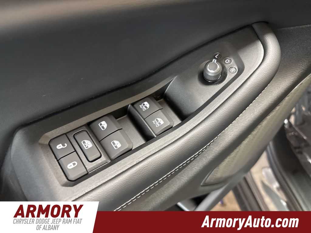 Thumbnail: 2026 Jeep Grand Cherokee L - 8