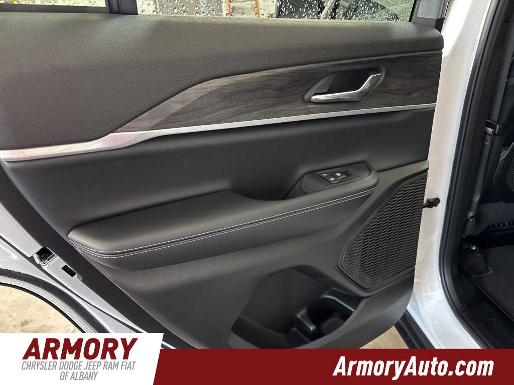 Thumbnail: 2025 Jeep Grand Cherokee - 22