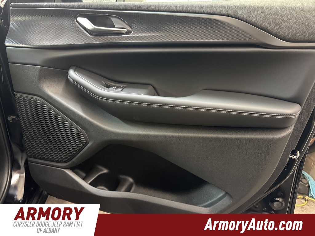 Thumbnail: 2025 Jeep Grand Cherokee - 36