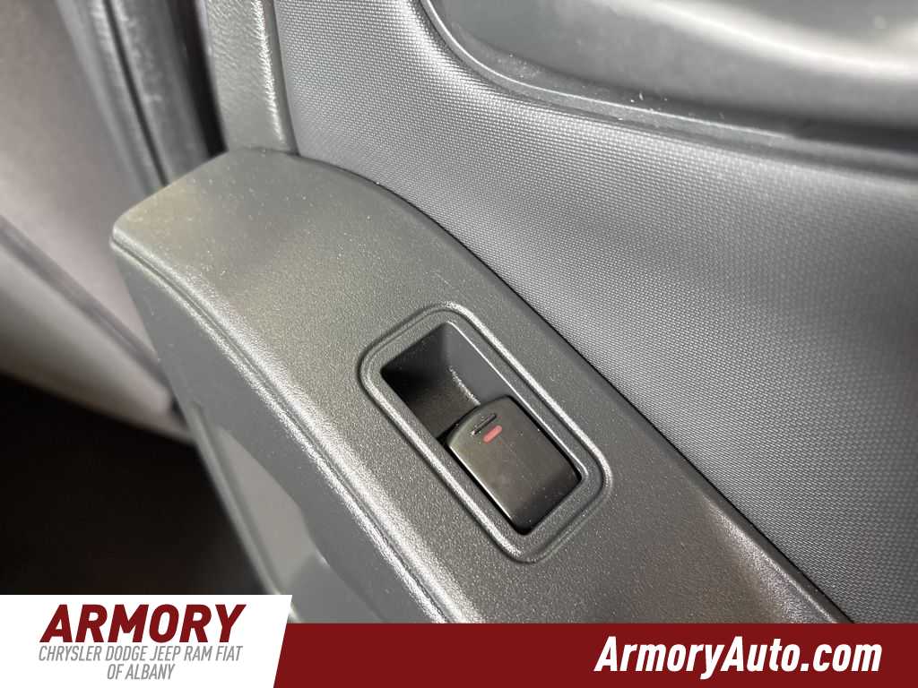 Thumbnail: 2022 Nissan Frontier - 27