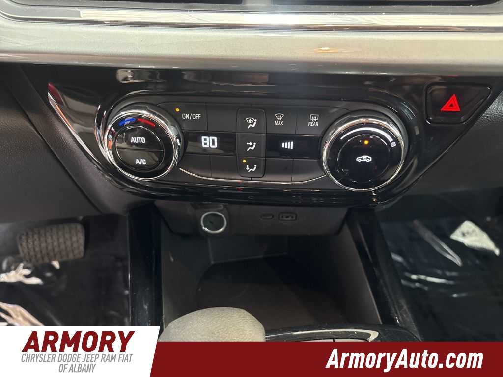 Thumbnail: 2025 Chevrolet Trax - 21