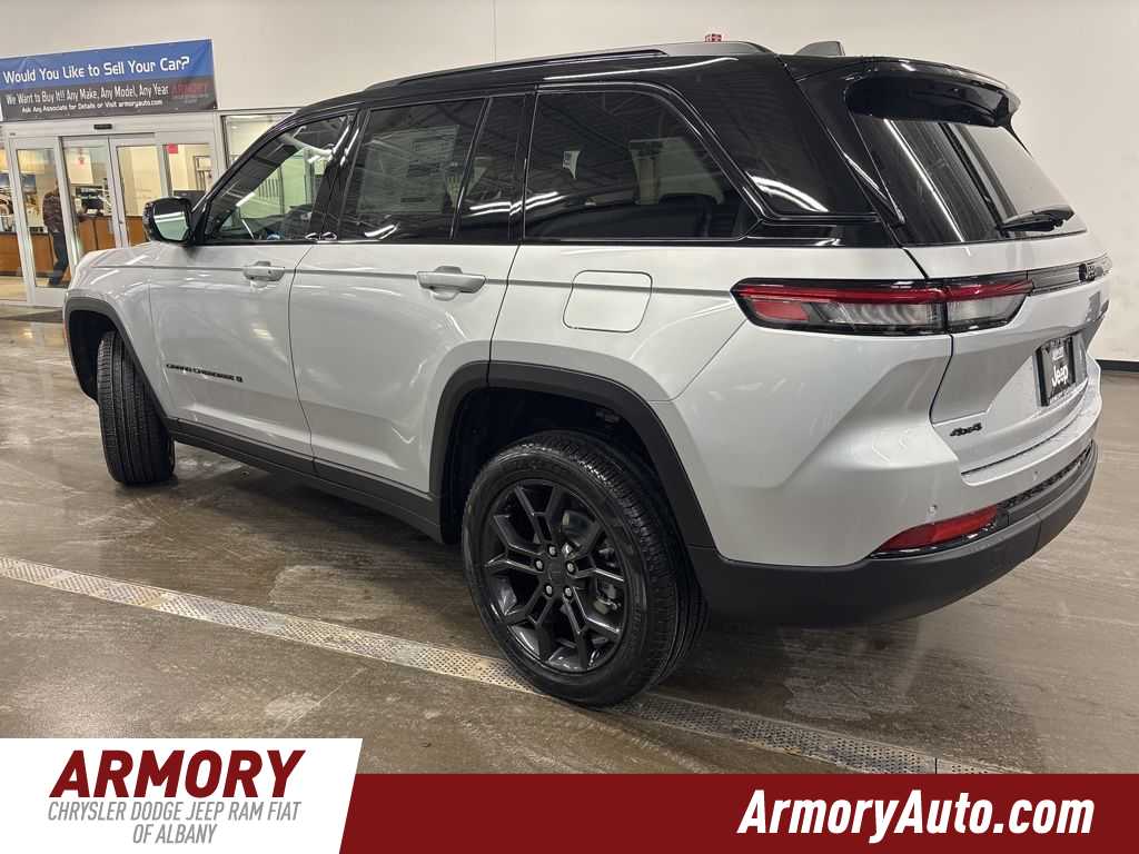 Thumbnail: 2025 Jeep Grand Cherokee - 6