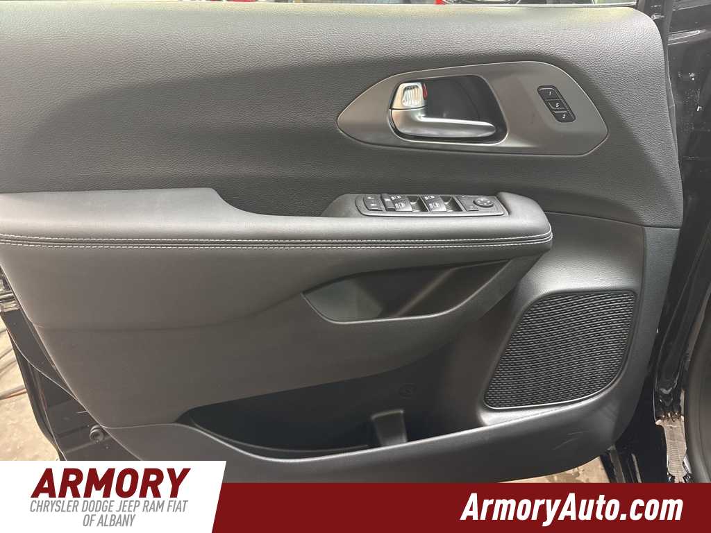 Thumbnail: 2026 Chrysler Pacifica - 7